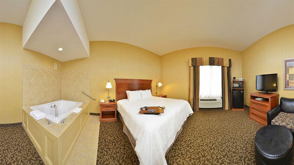 Hampton Inn Utica Εξωτερικό φωτογραφία
