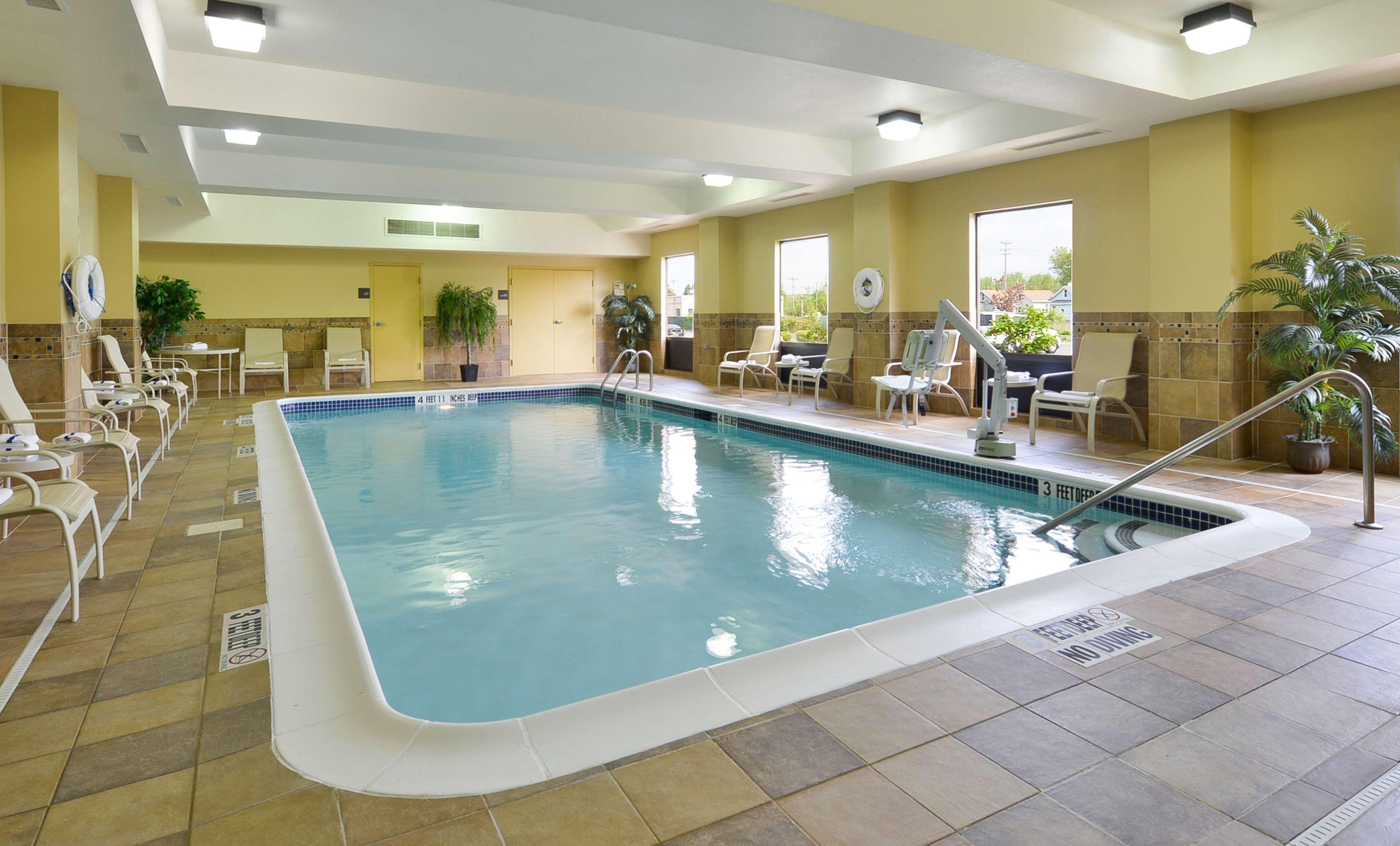 Hampton Inn Utica Εξωτερικό φωτογραφία
