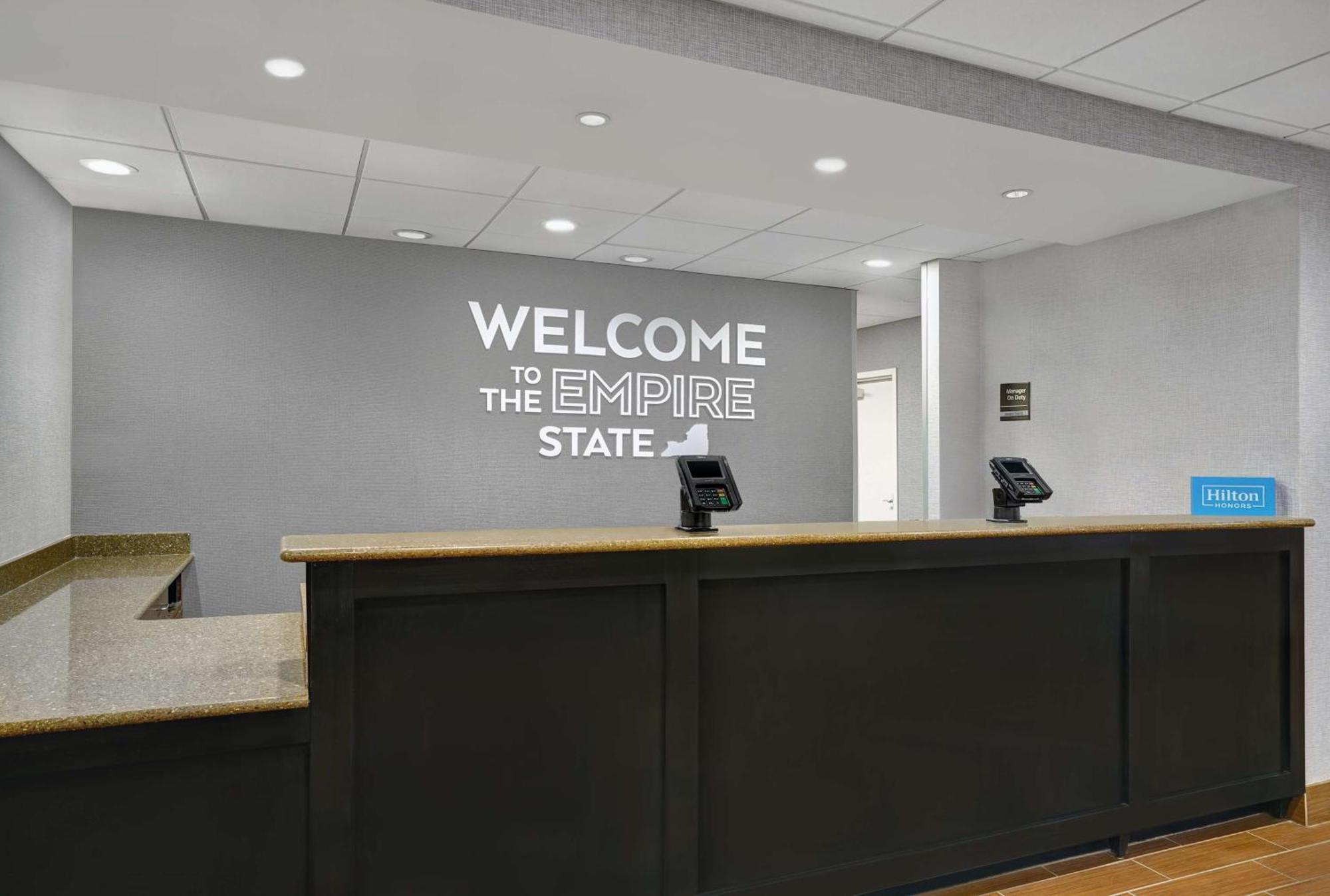 Hampton Inn Utica Εξωτερικό φωτογραφία