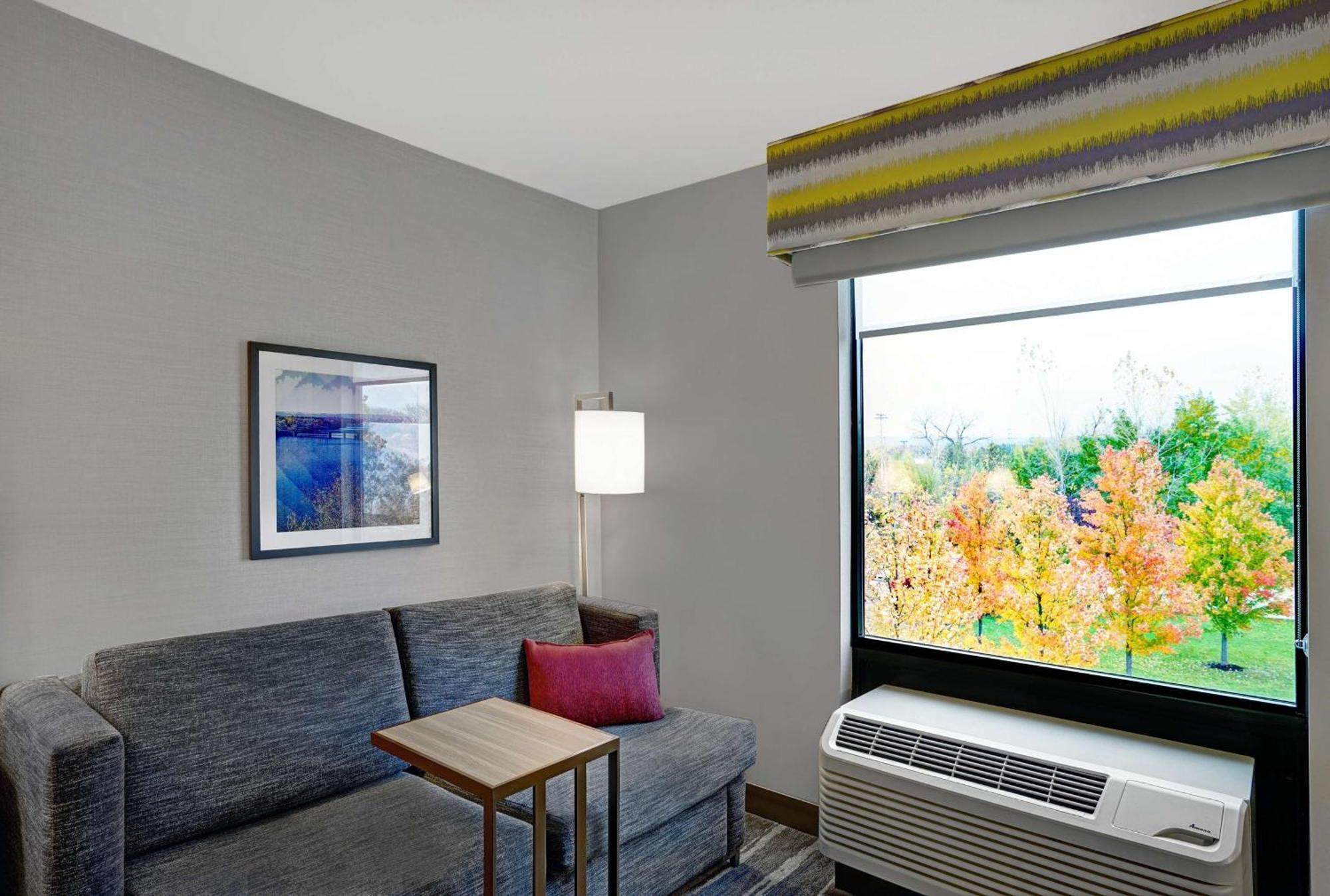 Hampton Inn Utica Εξωτερικό φωτογραφία