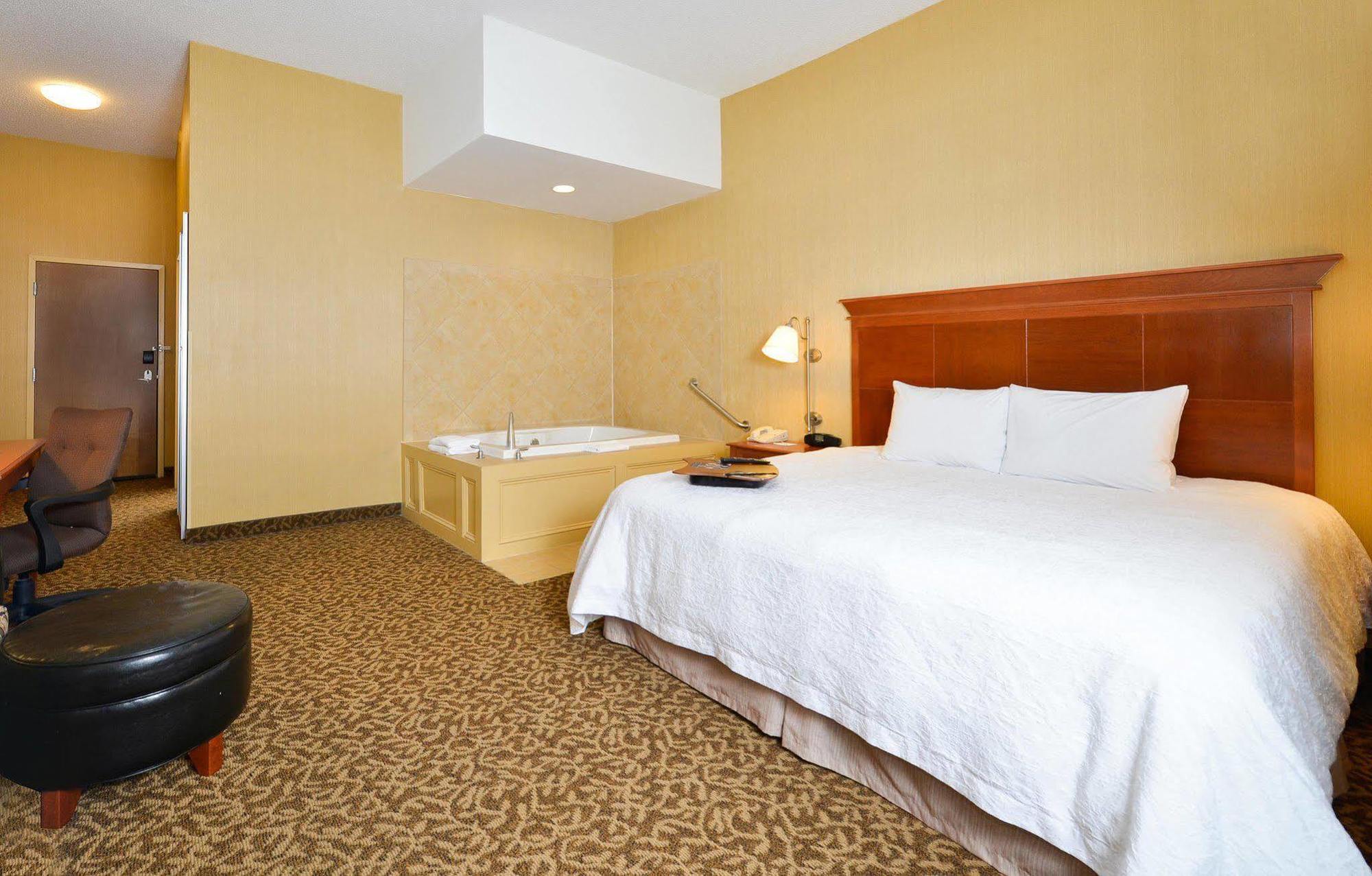 Hampton Inn Utica Εξωτερικό φωτογραφία