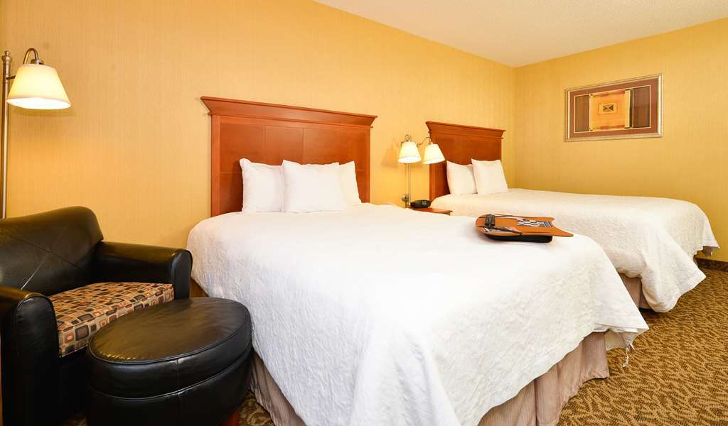 Hampton Inn Utica Δωμάτιο φωτογραφία